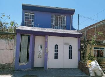 Casa de 4 habitaciones, San Pedro Tlaquepaque · Casa en Venta López Mateos. $1,550,000