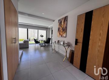 Casa · 283m² · 3 Recámaras · 2 Estacionamientos · Casa en Venta en Los Sauces