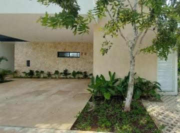 Casa de 4 habitaciones, Mérida · Casa en Venta en El Norte de Mérida con Piscina