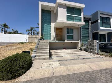 Casa en condominio de 4 habitaciones, Tlajomulco de Zúñiga · Casa en Venta en Casa Fuerte