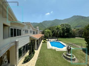 Casa · 1700m² · 4 Recámaras · 6 Estacionamientos · Casa en Venta Las Misiones Zona Carretera Nacional Santiago