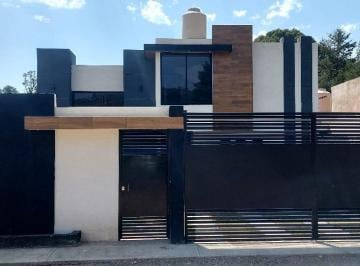 Casa · 162m² · 4 Recámaras · 2 Estacionamientos · Preventa de Casa con Jardín y Cuatro Habitaciones en San Andrés Ahuashuatepec, Tlaxcala.