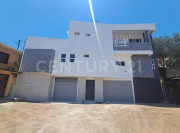 Casa · 261m² · 3 Recámaras · 3 Estacionamientos · Casa en Venta en Villa Floresta, Tijuana Baja California.