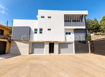 Casa · 261m² · 3 Recámaras · 3 Estacionamientos · Casa en Venta en Villa Floresta, Tijuana Baja California.