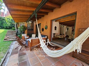 Casa en condominio de 3 habitaciones, Cuernavaca · Casa en Venta Residencial Bosques Palmira 3 Recs 1 Estudio Alberca Jacuzzi Priv