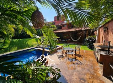 Casa en condominio de 3 habitaciones, Cuernavaca · Casa en Venta Residencial Bosques Palmira 3 Recs 1 Estudio Alberca Jacuzzi Priv