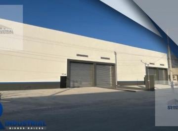 Bodega comercial · 1440m² · 8 Estacionamientos · Bodega en Renta en Santa Catarian Nl