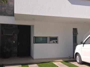 Casa de 3 habitaciones, Tlajomulco de Zúñiga · Casa en Venta en El Fraccionamiento Sorrento