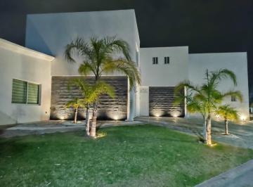 Casa en condominio de 5 habitaciones, Aguascalientes · Remate Casa en Jardines del Lago 1552 m $13