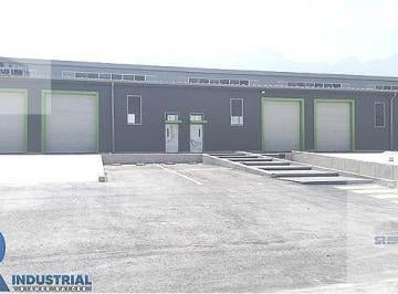 Nave industrial · 1890m² · 30 Estacionamientos · Nave Industrial en Renta en Santa Catarina