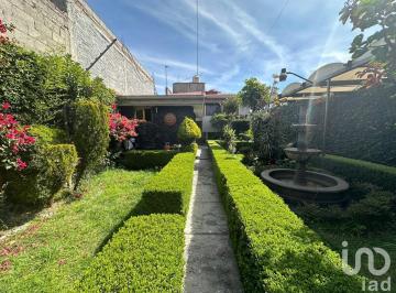 Casa · 320m² · 4 Recámaras · 5 Estacionamientos · Casa en Venta Amplia y con Hermoso Jardin Zona San Felipe Hueyotlipan