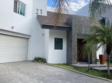 b70274e356e5a084e196944a9f57af11a7393fdcc084864e1b8e932382c42d78 · Casa en Venta en Bugambilias