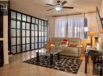 Casa · 3 Recámaras · ¡Casa en Venta en Privanza La Loma 1!