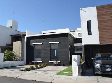 Casa de 3 habitaciones, Corregidora · El Condado Casa en Venta Privada Jardin Terraza, Remodelada, Queretaro