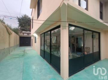 Casa · 220m² · 5 Recámaras · 3 Estacionamientos · Casa en Venta en Fatima