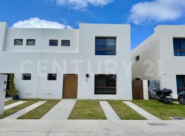 Casa · 109m² · 2 Recámaras · 2 Estacionamientos · Casa en Venta, Residencial Kulkana, Cancún