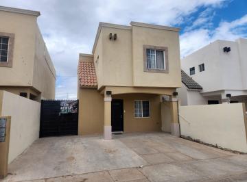 Casa de 3 habitaciones, Mexicali · Casa en Renta Privada La Rioja Tres Recámaras Dos Baños y Medio Amueblada Privada con Alberca
