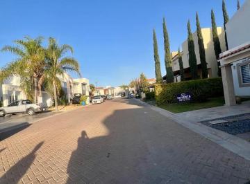 Terreno / Lote · 250m² · Terreno en Venta en Las Plazas