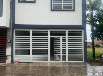 Casa de 3 habitaciones, Zapopan · Casa en Venta Tesistan