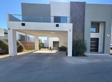 Casa · 295m² · 4 Recámaras · 2 Estacionamientos · Casa en Venta Los Santos Residencial, Hermosillo, Sonora