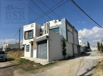 Casa · 350m² · 4 Recámaras · 3 Estacionamientos · Casa en Venta en Capultitlan, Estado de México