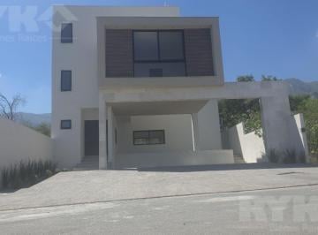 Casa · 257m² · 3 Recámaras · 2 Estacionamientos · Casa en Venta en Nuevo Santiago, Fraccionamiento Cerca de Cielo Mágico y Smp.