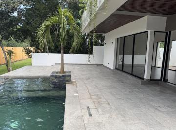 Casa · 466m² · 4 Recámaras · 3 Estacionamientos · Casa en Venta Lagos del Sol