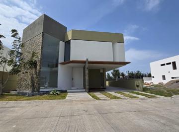 Casa · 351m² · 3 Recámaras · 2 Estacionamientos · Casa en Venta en Río del Dorado Boca del Río Veracruz