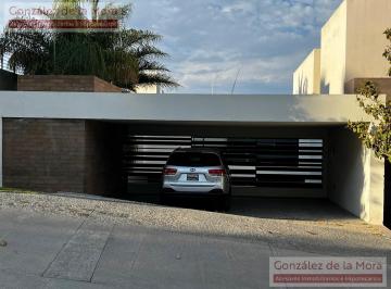 Casa · 326m² · 3 Recámaras · 2 Estacionamientos · Casa en Venta en Privadas del Pedregal II, San Luis Potosí