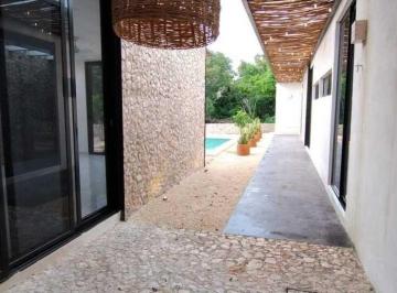 5a423a5b9333f48c0eb2ef03e9606f73498a5eb0d2b0e9a2998ba1ecaaa2ede8 · Casa Nueva de un Nivel con Alberca en La Rejoyada