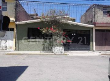 Casa · 200m² · 4 Recámaras · 2 Estacionamientos · Casa en Venta en Ecatpec, a 10 Minutos de Metro Ecatepec