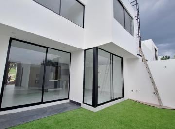 Casa de 3 habitaciones, León · Casa Nueva en Lomas Punta del Este: 3 Recámaras, Doble Altura