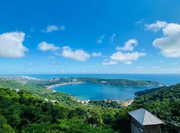 Casa de 3 habitaciones, Acapulco de Juárez · Renta de Hermosa Casa en Fraccionamiento La Cima, con Vista a Puerto Marques