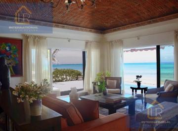 Casa · 450m² · 4 Recámaras · Casa en Venta Beachfront en Playacar Fase 1