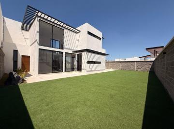Casa · 185m² · 3 Recámaras · 2 Estacionamientos · Casa en Venta en Provincia Santa Elena