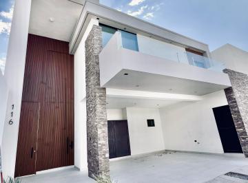 Casa de 3 habitaciones, Saltillo · Se Vende Hermosa Casa en Fracc Privado Al Norte de Saltillo