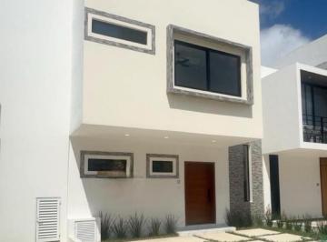 Casa · 3 Recámaras · 2 Estacionamientos · ¡Bonita Casa en Venta en Residencial Arbolada!