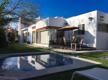 Casa de 4 habitaciones, Aguascalientes · Casa en Venta en Aguascalientes Norte en La Herradura con Alberca