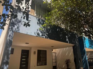 Casa · 162m² · 3 Recámaras · 2 Estacionamientos · Rmc Casa en Venta en Cumbres San Agustin en Monterrey Nl.