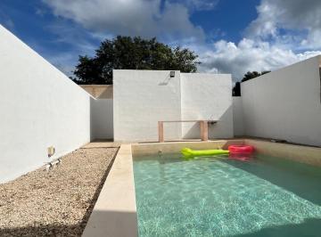 Casa de 3 habitaciones, Conkal · Casa en Venta con Piscina Grande