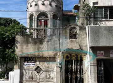 Casa · 211m² · Casa Antigua en Centro de Tampico