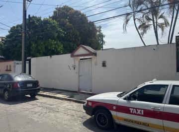 Casa · 366m² · 2 Recámaras · 3 Estacionamientos · Casa en Venta en Calle 2 de Enero, 924, Col Cazones, Poza Rica, Veracruz