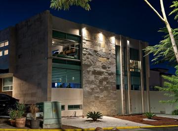 Casa de 4 habitaciones, Querétaro · Casa en Venta en Centro Sur con Roof Garden y Sótano, Diseño de Autor