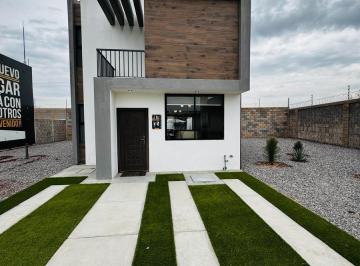 Casa · 102m² · 3 Recámaras · 1 Estacionamiento · Casa Rambla Modelo Delux