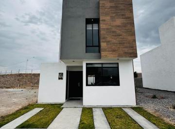 Casa · 105m² · 3 Recámaras · 1 Estacionamiento · Casa Ramblas Modelo Royal