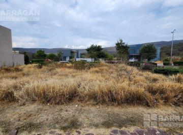 Terreno / Lote · 198m² · Lote Residencial en Venta en Altozano Privada Volcán, Precio de Oportunidad