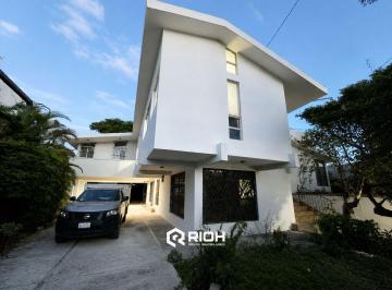 Casa · 594m² · 6 Recámaras · 4 Estacionamientos · Casa Residencial en Venta Colonia Unidad Nacional Ciudad Madero
