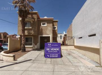 Casa · 114m² · 3 Recámaras · 2 Estacionamientos · Casa en Venta en Quintas Montecarlo
