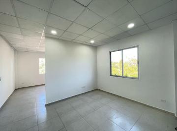 Oficina · 36m² · Oficina Comercial Bugambilias Playacar en Renta
