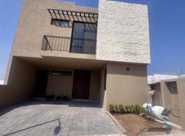 Casa · 127m² · 3 Recámaras · 2 Estacionamientos · Casa en Zarú